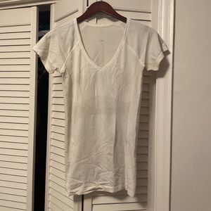 White v neck swiftly short sleeve lululemon